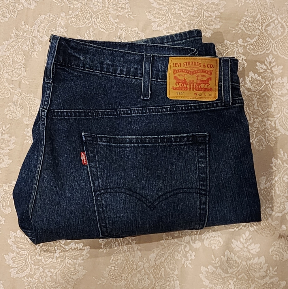 Men's Levi's 559s.  42 x 31/32.  Big & Tall. Discounted Shipping.  Item # BT 002